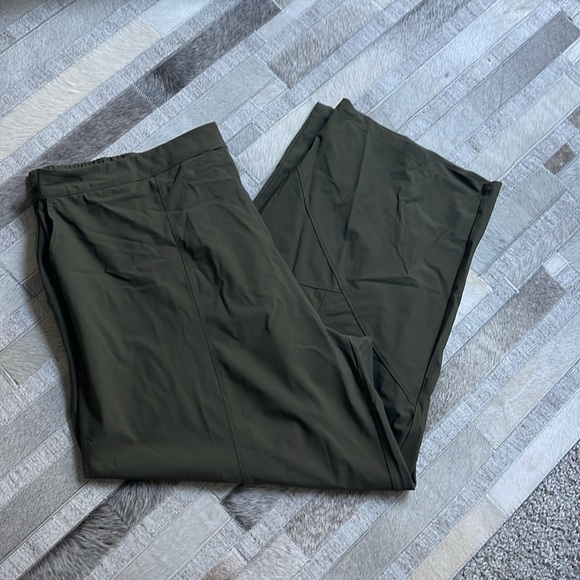 Ms. Diva Plus Olive Green Pants & Top - Picture 3 of 6